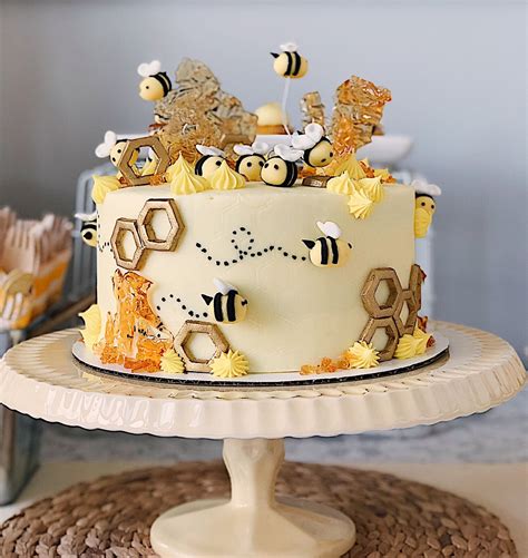 Sakura Baking Co. | Bee cakes, Bee birthday cake, Shower cakes