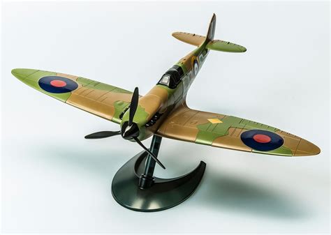 QUICK BUILD Spitfire | Airfix | Hobbies