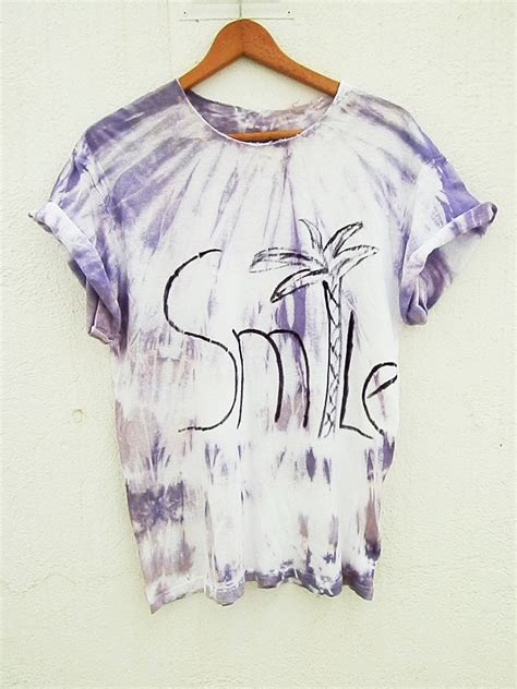 Hand Painted Custom Design T-shirt on Luulla