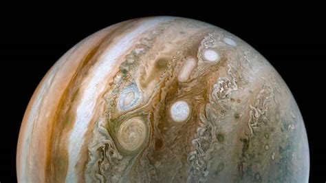 Juno Gets a Look Below Jupiter’s Bands of Clouds