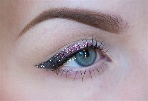 The Makeup Lady – Glitter Eyeliner Two Ways | Glitter eyeliner, Show ...