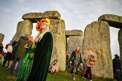 Summer Solstice 2024 Uk Stonehenge - Ellie Maudie