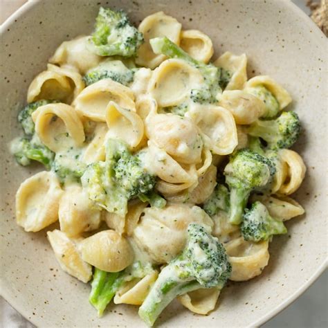 Creamy Broccoli Pasta - One Pot! - The Cozy Cook