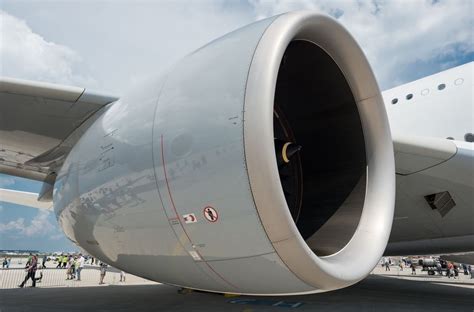 Airbus A380: An engine close up!