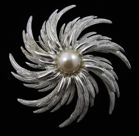 Sarah Coventry PINWHEEL BROOCH Vintage PIN Silvertone Faux Pearl Flower ...