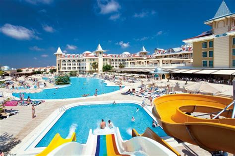 Hotels mit Aquaparks in der Türkei - auf die Rutschen, fertig, los!