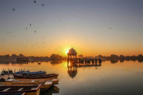 Gadisar Lake in Jaisalmer-A Stranger’s Kindness Made My Day - Framing ...