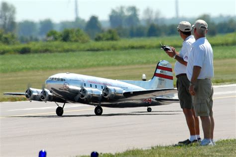 Landing at Nall, 2011..Jerry Smith photo. | Radio control planes, Radio control airplane, Radio ...