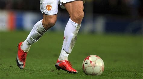 What Boots Should Ronaldo Wear On His Return to Man Utd? - Soccer Cleats 101