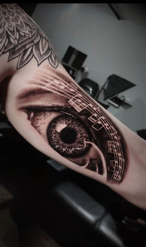 Realistic eye tattoo | Tatuagem, Tatoo, Espaços pequenos