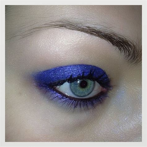 Sapphire blue eye make up | Eye make up, Eye make, Blue sapphire