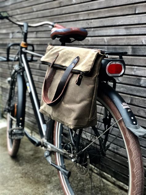 Bike pannier / bicycle bag in waxed canvas with zipper closure / tote bag / bike accessories ...