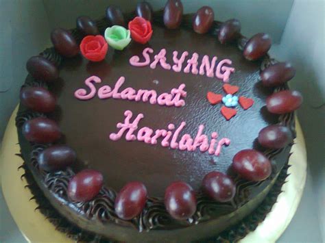 Kek Selamat Hari Lahir - MosOp