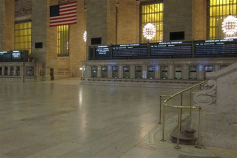 See Eerie Photos of New York City’s Abandoned Subway Stations