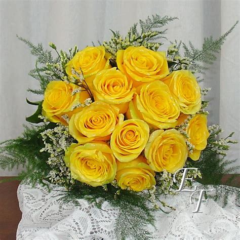 Yellow Rose Arrangement | ubicaciondepersonas.cdmx.gob.mx