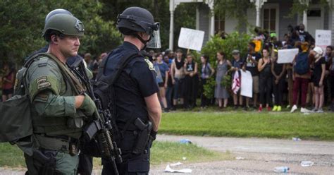 Video: Intense scene at Alton Sterling protest in Baton Rouge as officers charge protesters in ...