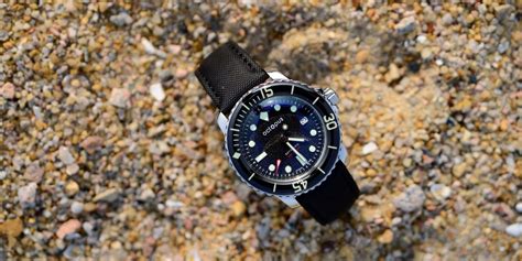 The Most Important Features in Dive Watches | ReviewThis