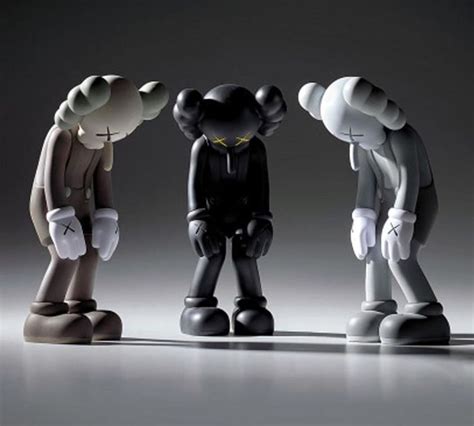 KAWS - KAWS Small Lie complete set of 3 (KAWS companion) | Kaws wallpaper, Vinyl painted, Pop ...