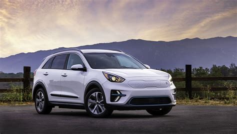 2022 Kia Niro EV Almost Exactly the Same but With a New Kia Logo