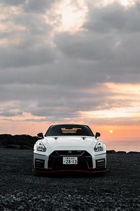 2020 Nissan GT-R Nismo Phone Wallpaper 002 - WSupercars