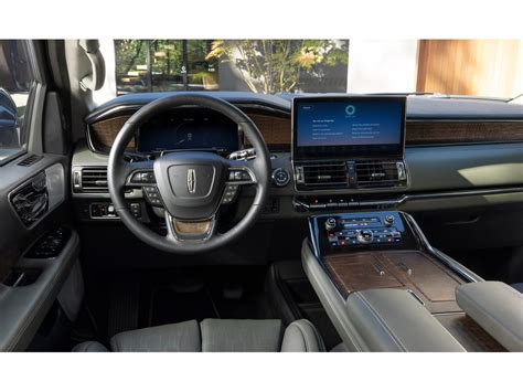 2023 Lincoln Navigator: 166 Interior Photos | U.S. News