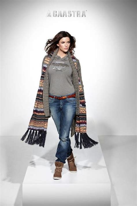 Fashion World: Winter Fashion For Women New Wallpapers Of 2012