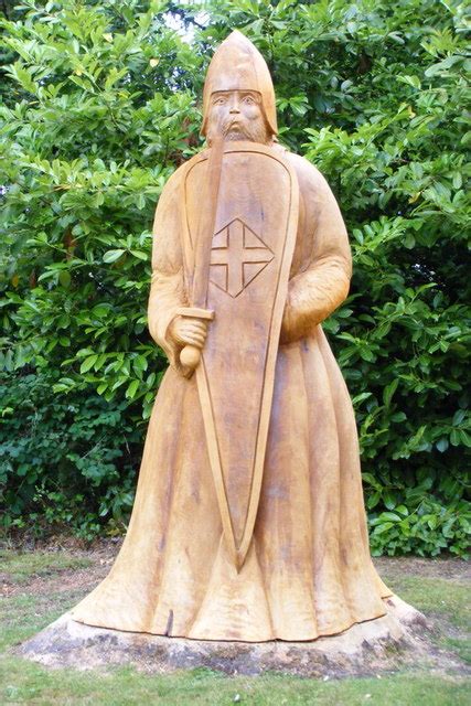 Tree Carving © N Richardson cc-by-sa/2.0 :: Geograph Britain and Ireland