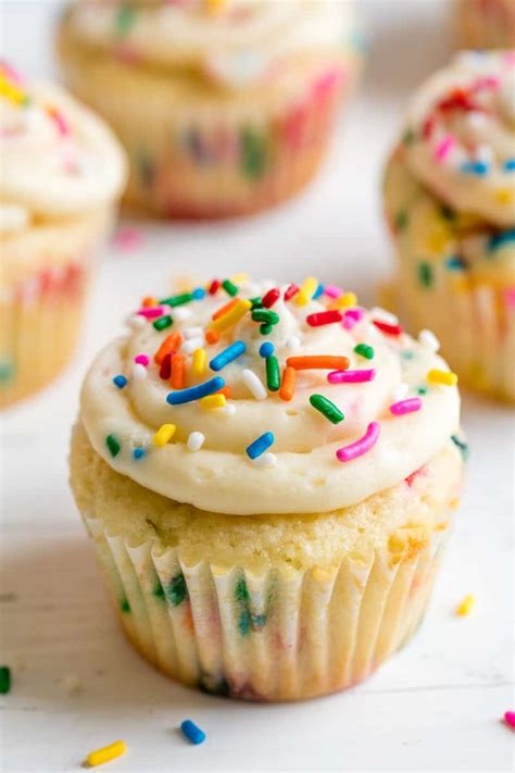 Funfetti Birthday Cupcakes - Cafe Delites