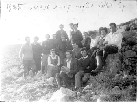 File:PikiWiki Israel 10398 Gan-Shmuel - the first pioneers 1925.jpg ...