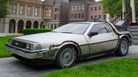 DeLorean sports cars going back into production