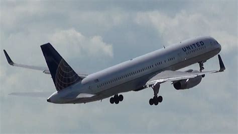 Manchester Airport - United Airlines Boeing 757-200 Takeoff - YouTube