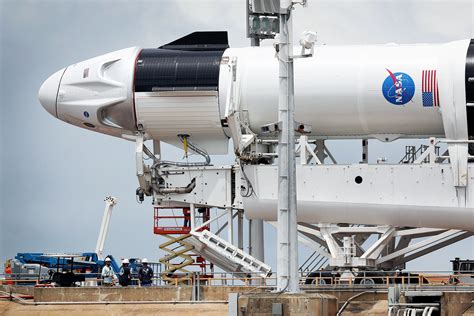 Weather delays the SpaceX crew dragon launch | WIRED Middle East