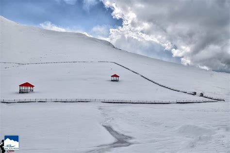 Kashmir Gets Its 1st Snowfall Of The Season & These Dreamy Pics Will ...