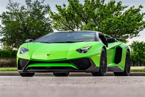 The Cost of a Lamborghini (Huracan, Aventador & Urus) - ReadySetRev