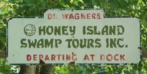 Honey Island in Louisiana, location, map, swamp tour operators, and photographs