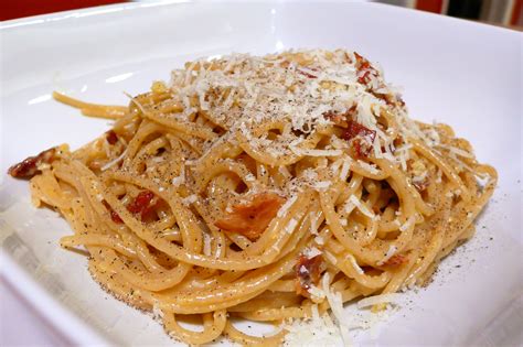 File:Classic-spaghetti-carbonara.jpg - Wikipedia