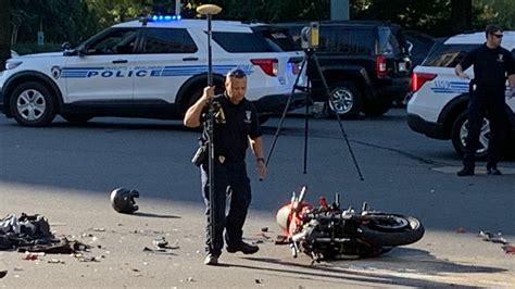 1 person killed in crash near SouthPark Mall, CMPD says | wcnc.com