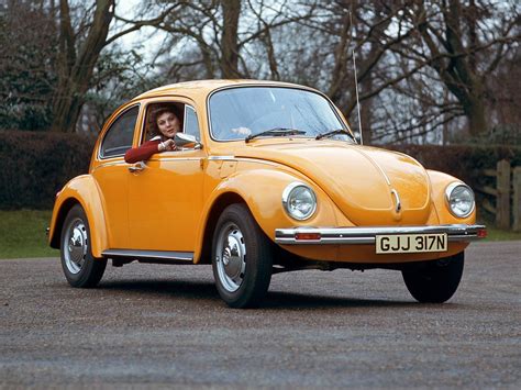 Wallpapers of beautiful cars: Volkswagen Beetle (the original)