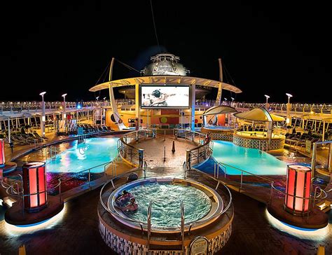 Vision of the Seas | Cruise118.com