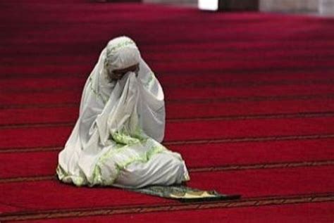 Gambar Orang Berdoa Di Masjid Nabawi Umbrella - IMAGESEE