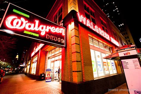 Retro Walgreens? | Cool Retro Walgreens neon sign in downtow… | Flickr