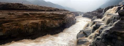 Hukou - famous waterfall on the border of Shanxi and Shaanxi provinces