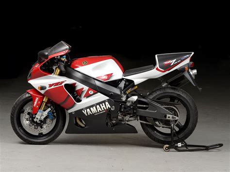 Yamaha YZF-R7, 2000 Motorcycles - Photos, Video, Specs, Reviews | Bike.Net