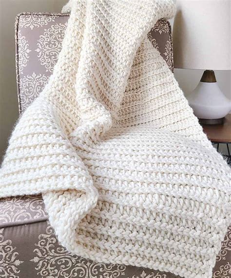 How to Crochet a Blanket - EasyCrochet.com