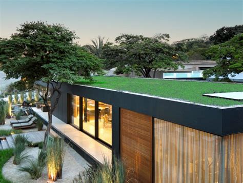 7 Innovative Eco-Friendly Homes Around the Globe