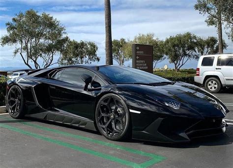 Badass Black Lamborghini Aventador SV : Autos