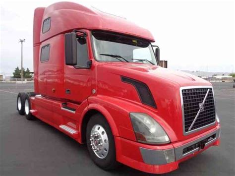 Volvo 780 (2007) : Sleeper Semi Trucks