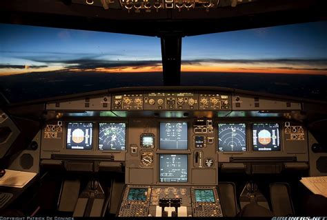 Photos: Airbus A318-111 Aircraft Pictures | Airliners.net | Aircraft pictures, Aircraft, Flight deck