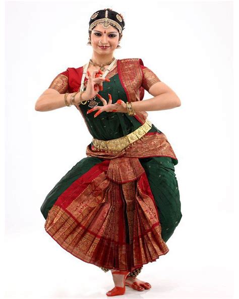 Bharatnatyam Dance Costume | Dance costumes, Bharatanatyam poses, Bharatanatyam