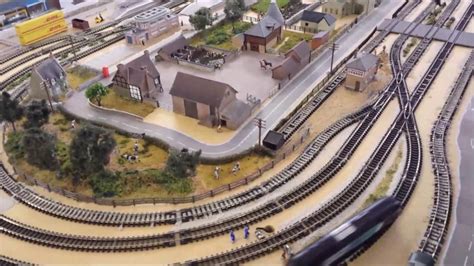 N Gauge DCC Layout in action - YouTube